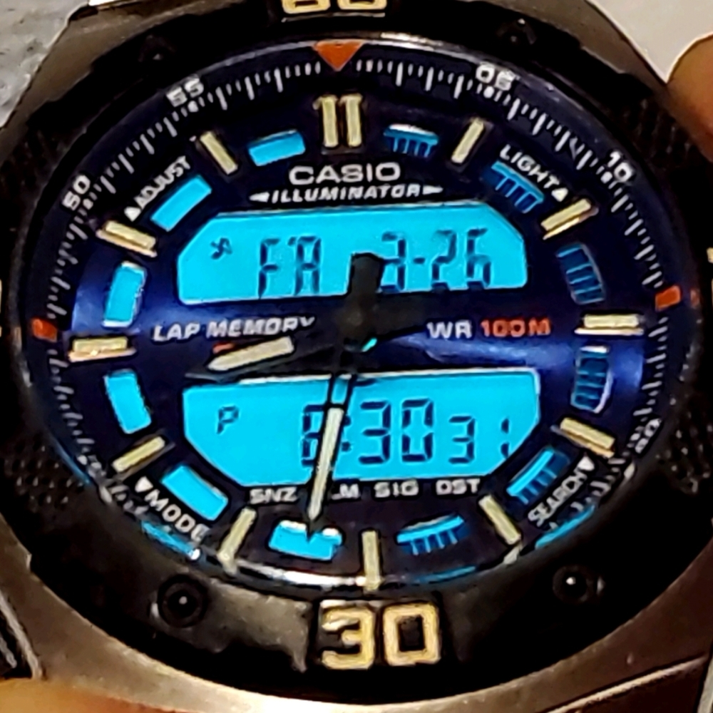 HOLD Casio AQ-164W Illuminator